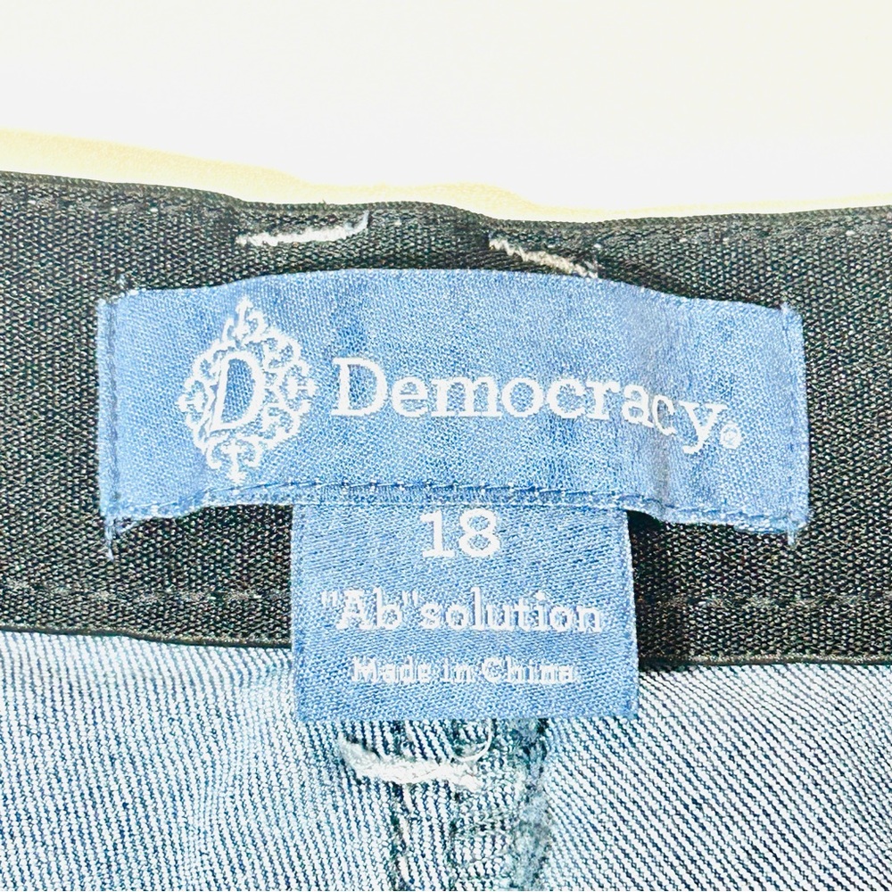 Democracy jeans Ab Solution skinny jeans distressed stretchy women Size 18 - Picture 3 of 14